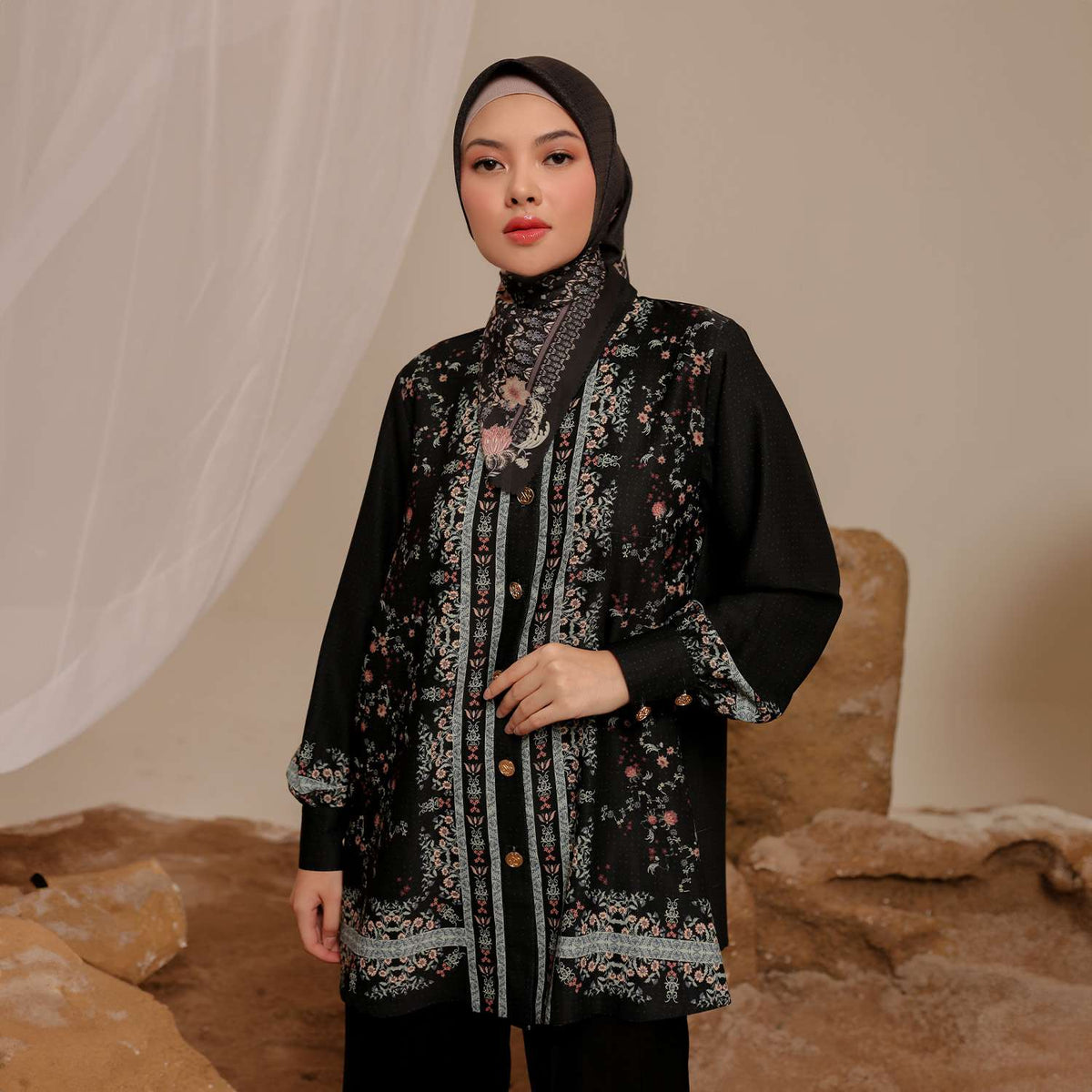 Claire Blouse