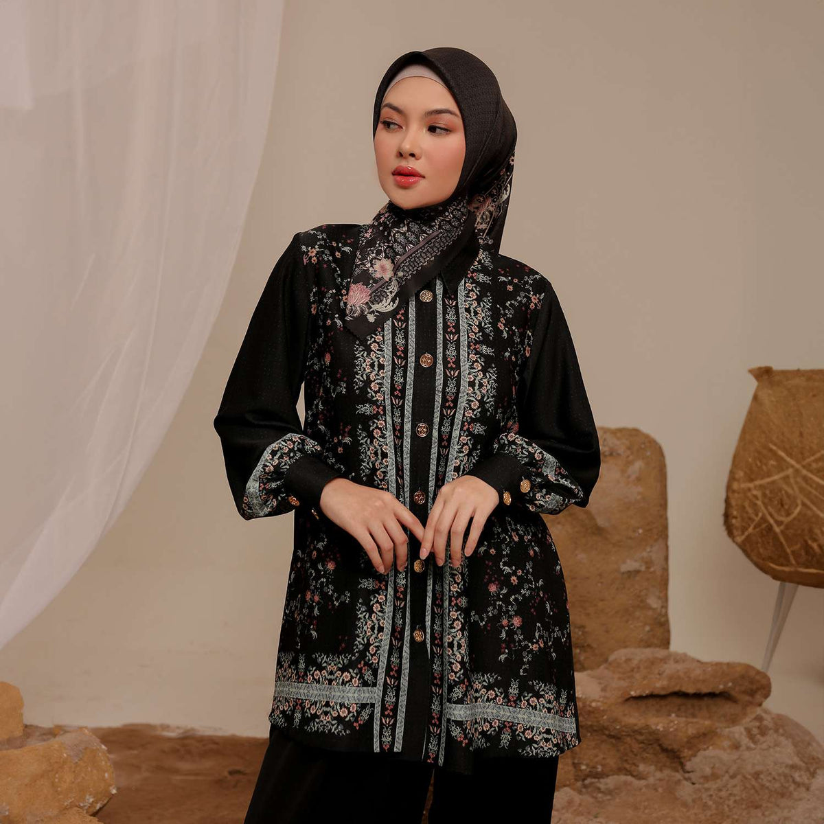 Claire Blouse