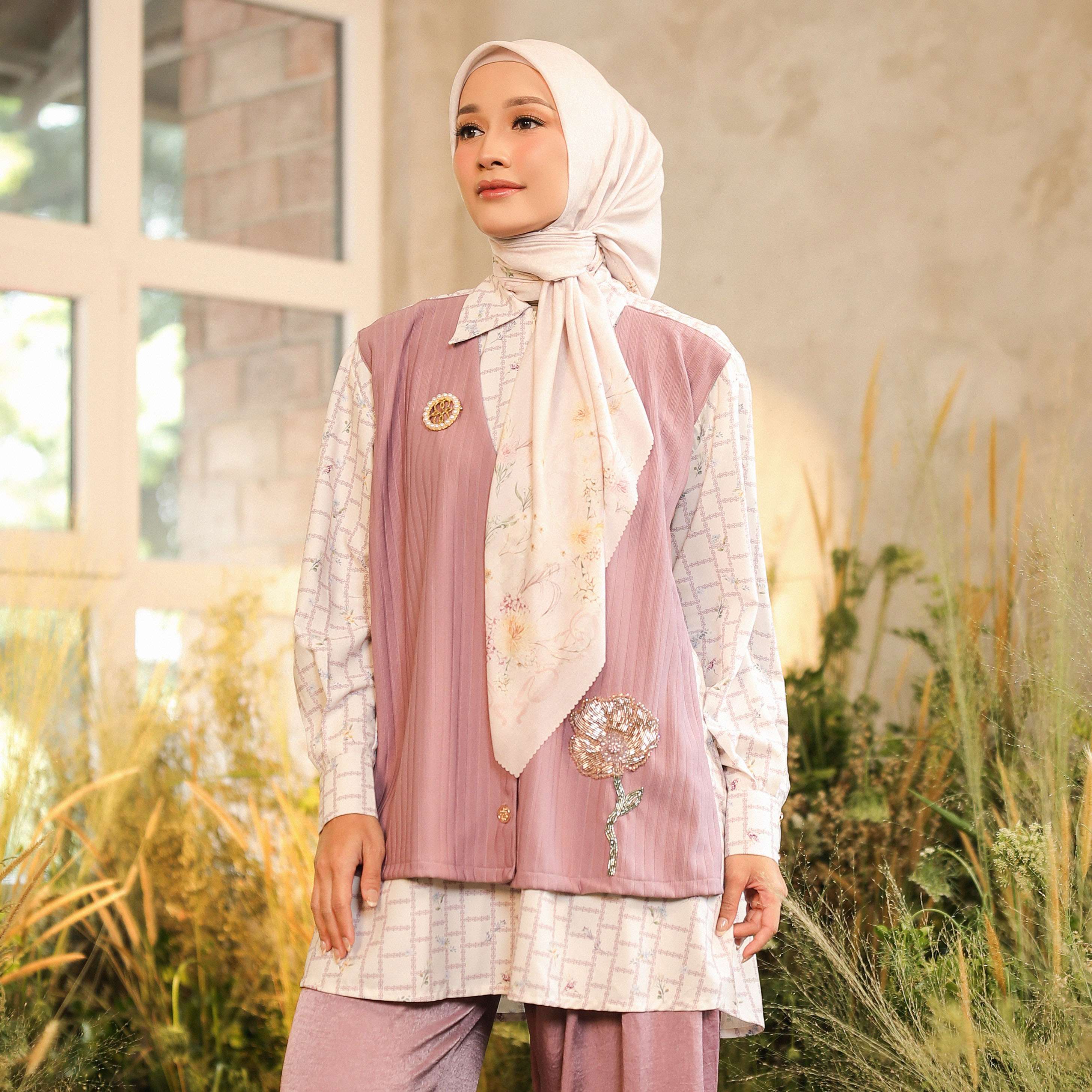 Daphne Blouse Minor