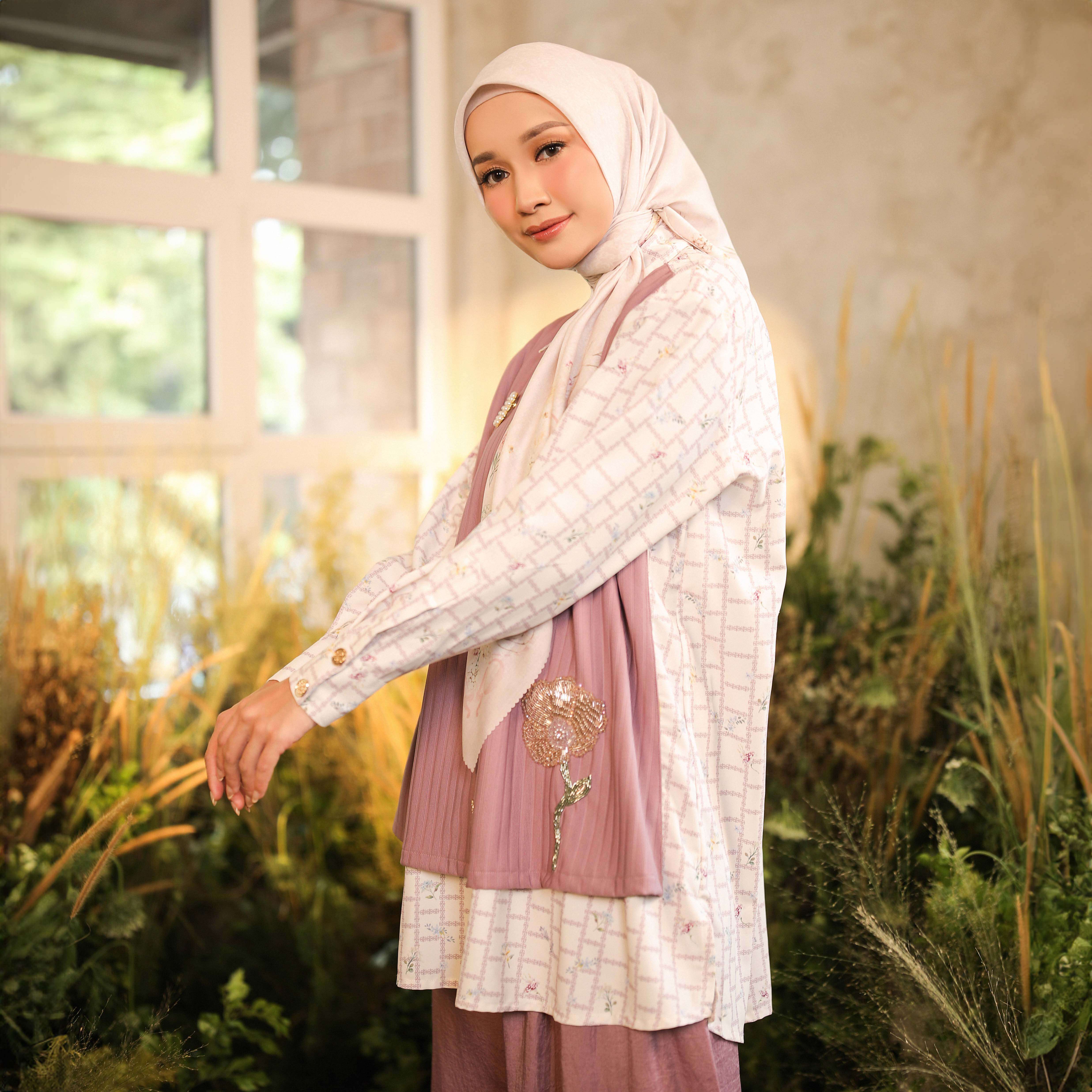 Daphne Blouse Minor