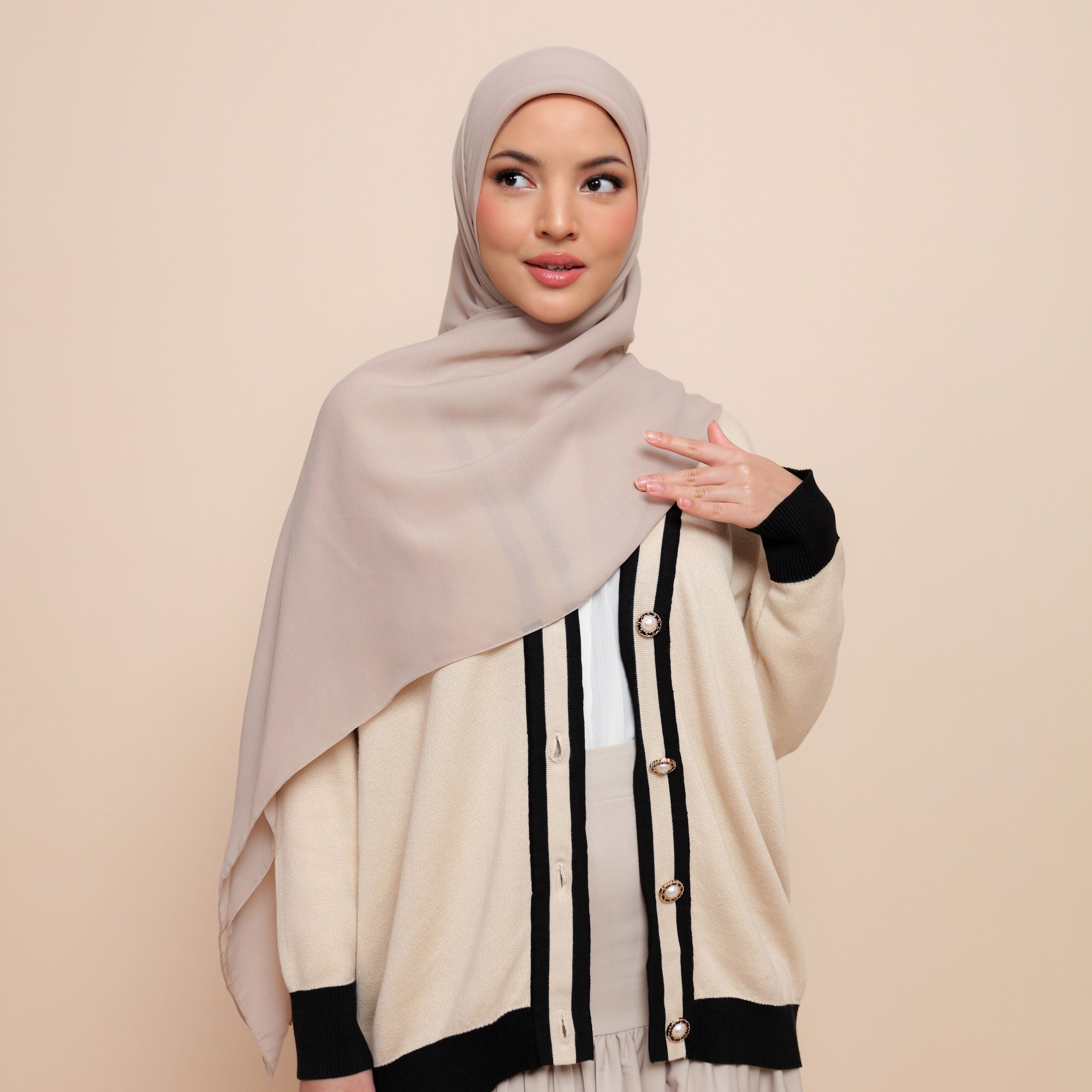 Delia Square Scarf Minor