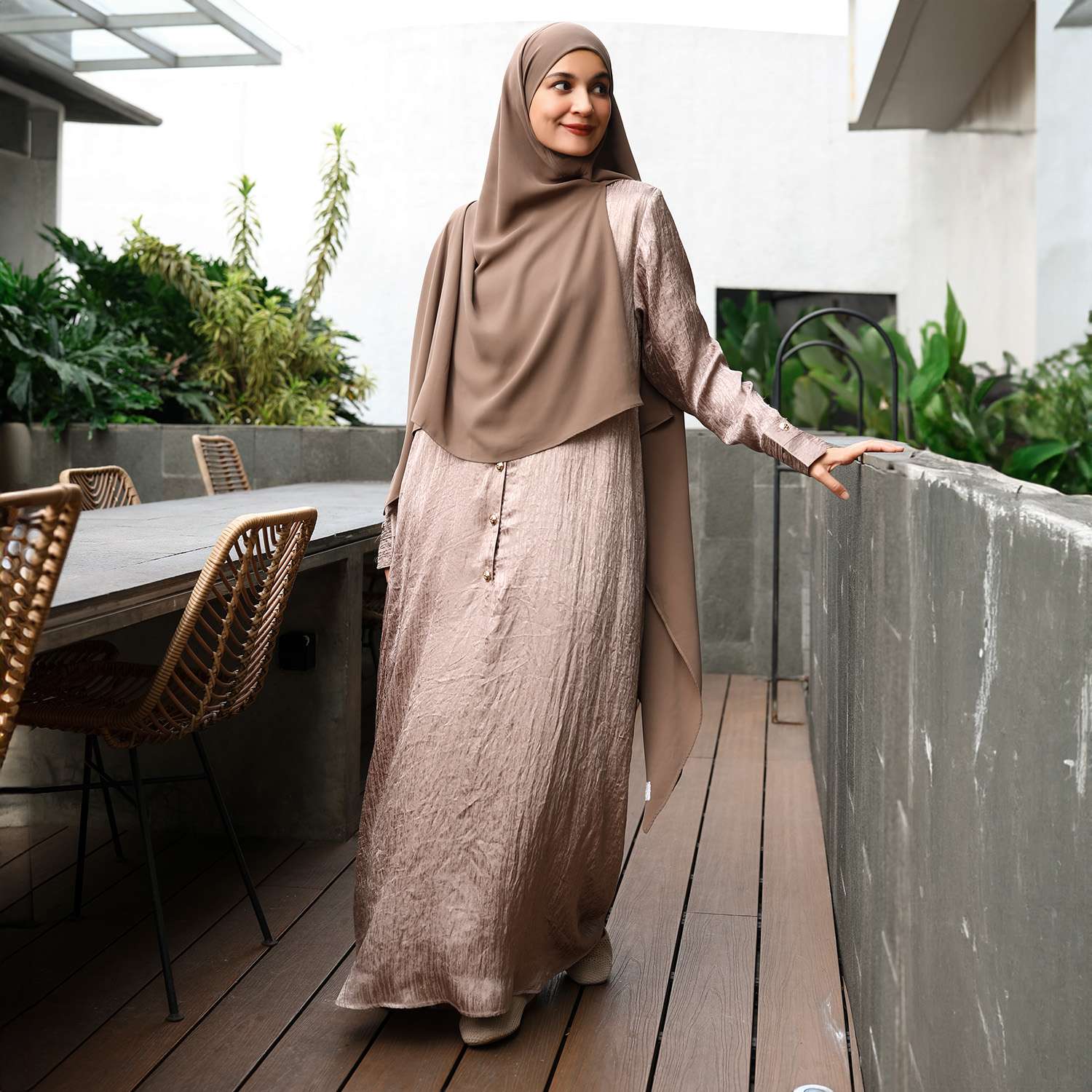 Hera Abaya